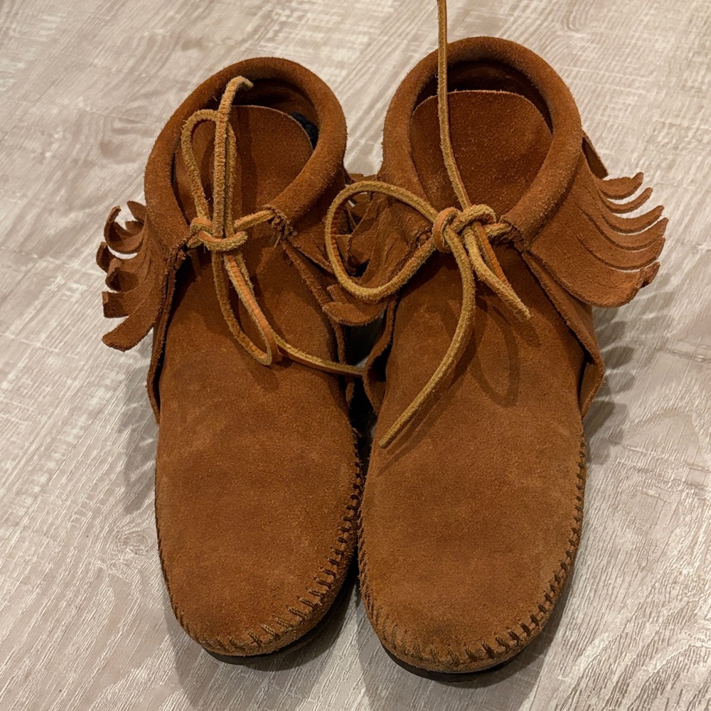 Minnetonka Brown Suede Moccasins